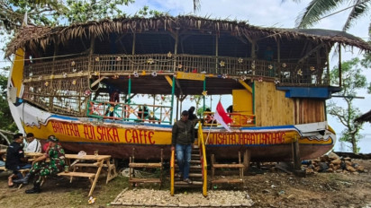 Uniknya Kafe Perahu Wisata Jherat Lanjheng Pulau Bawean, Jadi Jujukan Wisatawan Lokal hingga Mancanegara