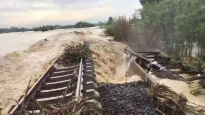 Banjir Rendam Rel di Gubug Grobogan, Kereta Api Dialihkan Memutar