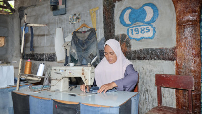 Sukses Mengedukasi Anak-anak Pemulung Belajar Berkreasi, Siapa Sangka Perjalanan Ibu dari Empat Orang Anak Ini Berubah Drastis