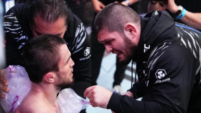 Usai Berhasil Pertahankan Juara, Islam Makhachev Dapat Gelar Petarung Terbaik dari Eks Pemain MMA Muslim Khabib Nurmagomedov