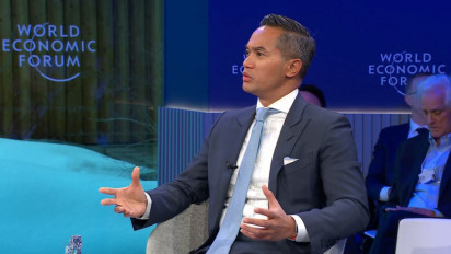 Jadi Panelis Diskusi di WEF, Ketum Kadin Anindya Bakrie Ungkap Ambisi Indonesia Kembangkan Kendaraan Listrik (EV)