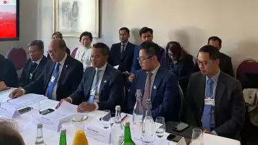Ketum Kadin Anindya Bakrie dan Menteri Rosan Roeslani di acara Indonesia - Swiss Business Roundtable di sela-sela WEF 2025, Selasa (21/1/2025).