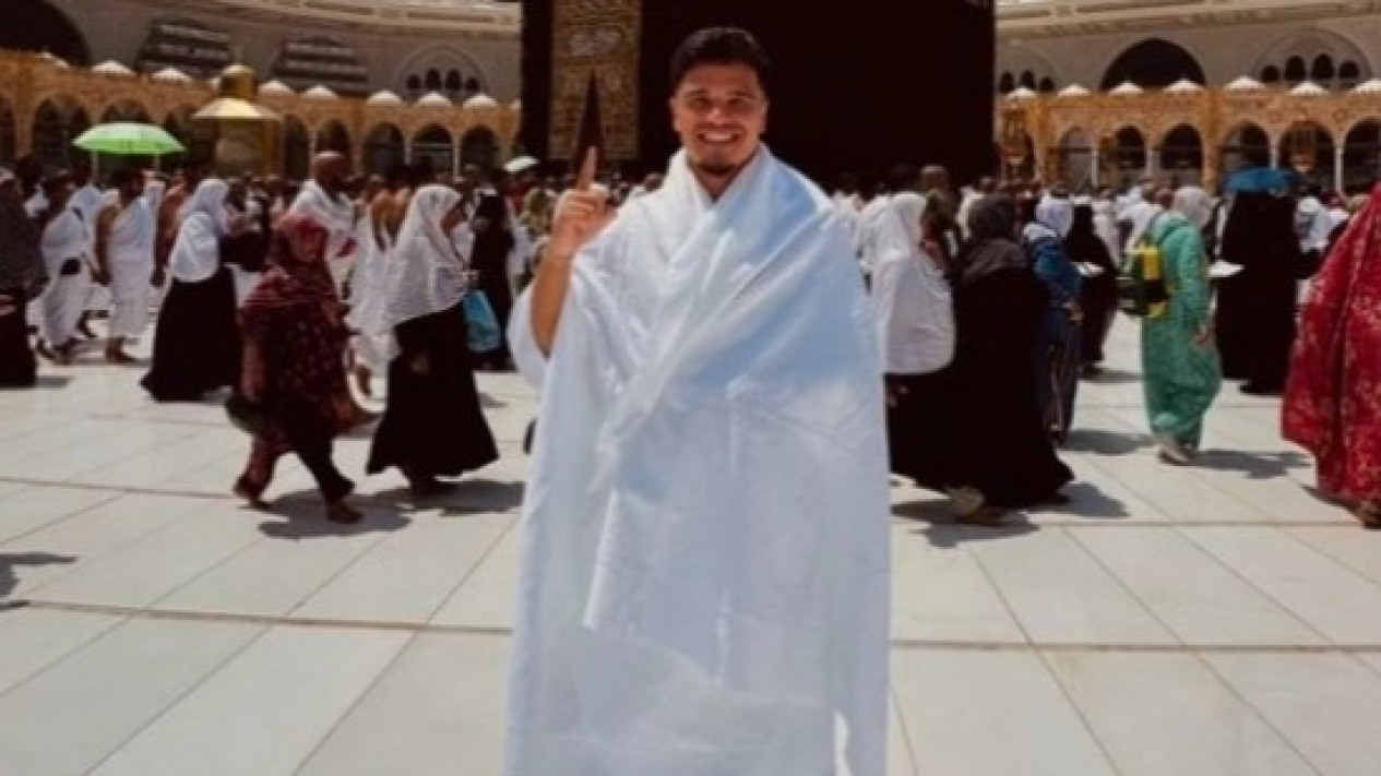 Merinding, Ini Ungkapan dari Dalam Hati Bintang Timnas Indonesia Ragnar Oratmangoen Soal Agama Islam
            - galeri foto