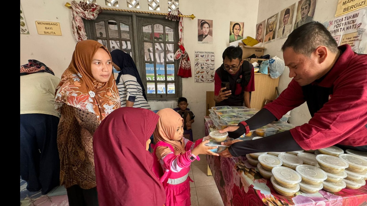 Melihat Program Makan Bergizi Gratis di Posyandu Sijantung Digagas Swasta
            - galeri foto