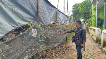Tembok Rumah Sakit UNEJ Jember Roboh Lagi, Warga Minta Solusi Cepat
