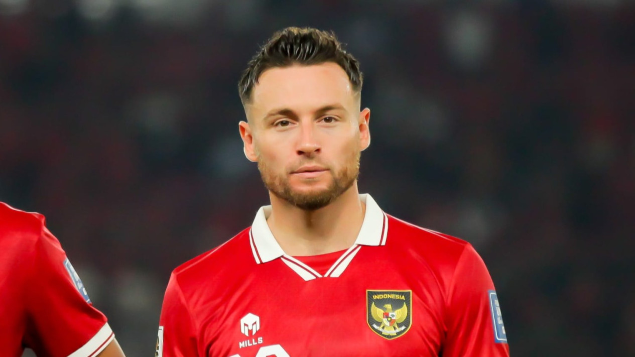 Di Depan Thom Haye, Marc Klok Janji akan Gunakan Bahasa Indonesia Setiap Wawancara Buntut Salah Terjemahan hingga Dicap Pembohong 
            - galeri foto