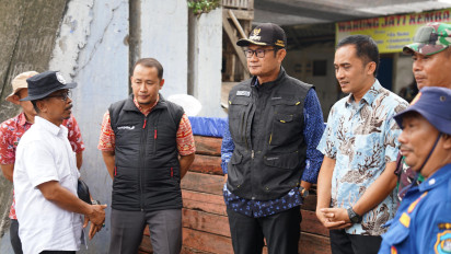 Bupati Lamongan,Salurkan Bantuan untuk Wilayah Terdampak Luapan Bengawan Solo