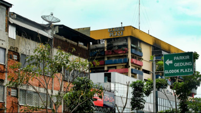 Suasana Mencekam Diskotek Golden Crown Glodok Setelah Kebakaran, Diduga Masih Ada Korban Hilang