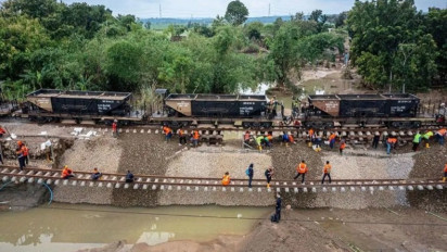 10 Perjalanan Kereta Api Daop Semarang Dibatalkan hingga Jalur Grobogan Normal