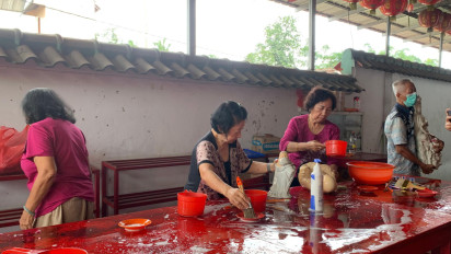 Klenteng Pay Lien San di Jember Gelar Tradisi Memandikan Rupang Jelang Imlek 2025