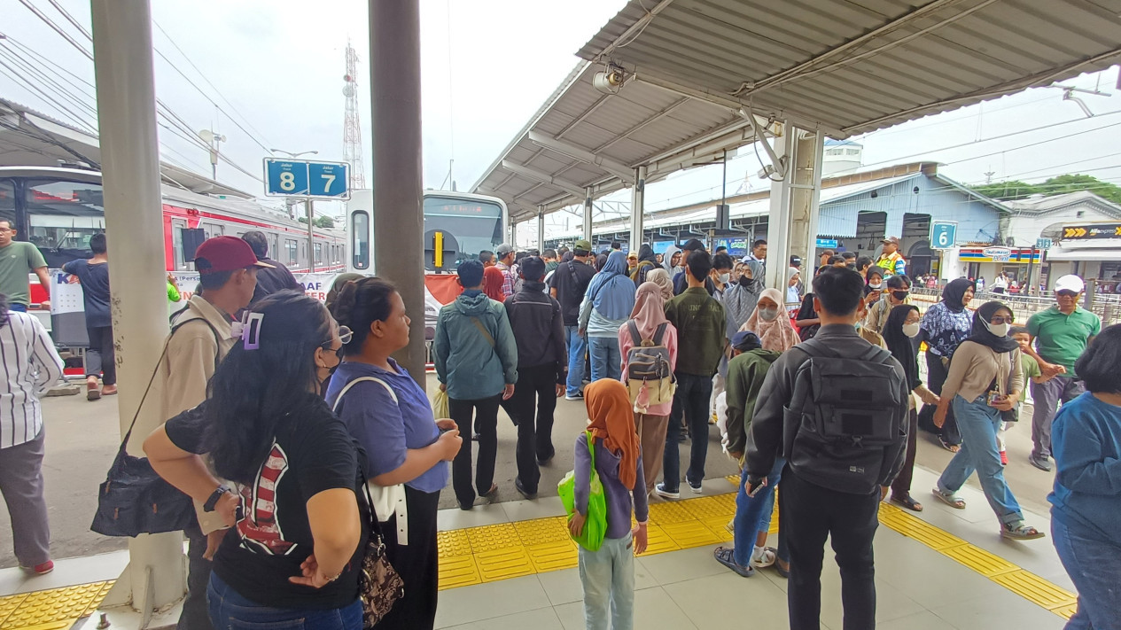Libur Panjang Isra Miraj-Imlek 2025, Stasiun Bogor Dipadati Penumpang yang Berwisata dan Pulang Kampung
            - galeri foto