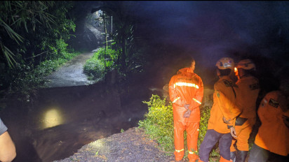 Blarr, Dentuman Keras Terdengar saat Jembatan di Bondowoso Ambles