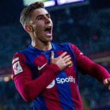 MU Siap Gelontorkan Dana Rp1,9 Triliun Demi Boyong Gelandang Muda Barcelona