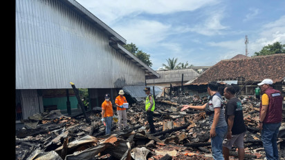 Polisi Dalami Penyebab Peristiwa Kebakaran Kios Pasar Induk Cepu