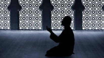 Keutamaan Berdiam di Masjid Hingga Isya, Ustaz Khalid Basalamah; Tercantum dalam Hadis Qudsi