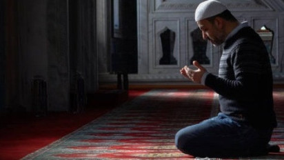 31 Tuntunan Hidup Berkah Ala Nabi, Ustaz Khalid Basalamah: Nomor 10 Peliharalah Shalat Isya dan Subuh Berjamaah