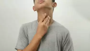 Ilustrasi menelan dahak setelah batuk saat beribadah puasa Ramadhan