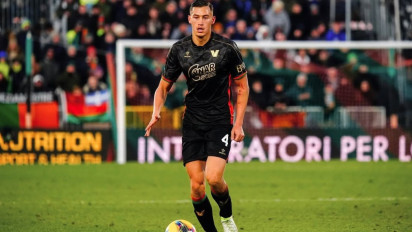 Liga Italia: Jay Idzes Main 90 Menit, Venezia FC Imbangi Hellas Verona 1-1