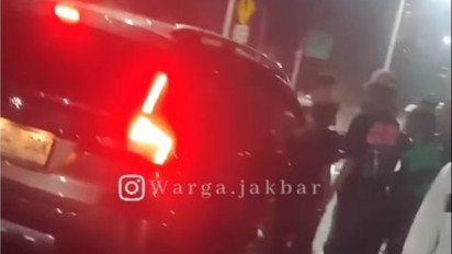 Viral Mobil Lawan Arah Diamuk Massa di Kebon Jeruk, Ini Kata Polisi