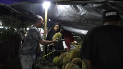 Pedagang Durian di Labuan Bajo Mengaku Diperas Oknum Polisi