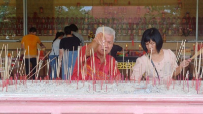 Sambut Imlek, Warga Tionghoa di Tanjungpinang Gelar Sembahyang Leluhur