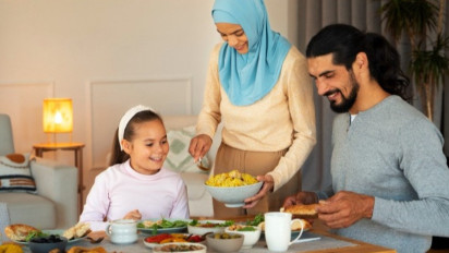 Sahur Hari Pertama Anti Lemas: dr Zaidul Akbar Sarankan Konsumsi Nutrisi Ini Agar Energi Stabil saat Puasa