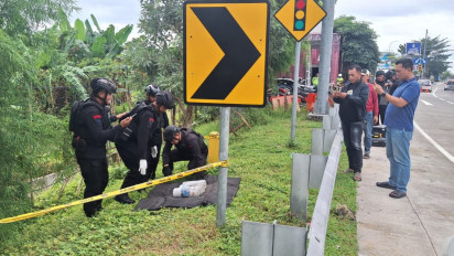 Heboh Dikira Bom, Paket Kardus di Depan Pintu Gerbang Tol Madiun ternyata Petasan