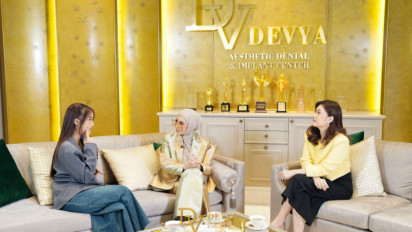Infeksi Gigi Bisa Picu Eksim? Fuji Percayakan Kesehatan & Keindahan Giginya di Devya Dental Clinic