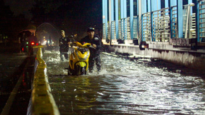 Tujuh Titik Wilayah di Jakarta Timur Terendam Banjir hingga 120 cm Akibat Kiriman Air dari Bendungan Katulampa