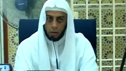 Syekh Ali Jaber Sebut Bacaan Sebelum Shalat Subuh ini Bikin Rezeki Datang Secepat Kilat, bahkan Lebih Mulia dari Amalan...