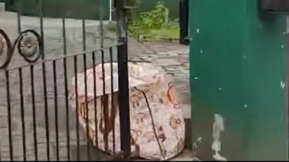 Penemuan Bayi Perempuan di Pintu Gerbang Musala Karangploso, Malang, Terekam CCTV