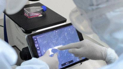 Inovasi Digital dalam Layanan Kesehatan Berbasis Sel Punca, ProSTEM Kembangkan Lab Berteknologi Tinggi hingga WhatsApp API