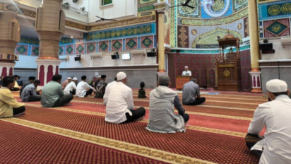 Mulai Besok Jangan Langsung Keluar dari Masjid, Ustaz Khalid Basalamah Beberkan Keutamaan Shalat Isya dalam Hadis Qudsi: Nabi Muhammad SAW Berikan Kabar Ini Hingga Tergesa-gesa
