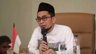 Potret Ustaz Adi Hidayat