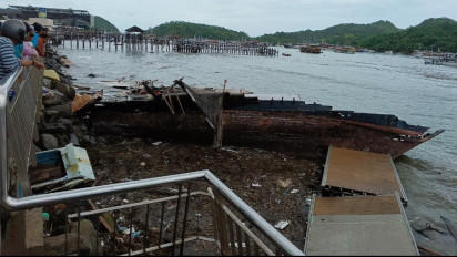 Cuaca Ekstrem, Gelombang Hantam Kapal dan Dermaga Hingga Rusak di Labuan Bajo