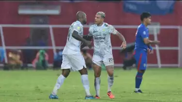 Gol Tunggal Ciro Alves Bawa Persib Taklukan PSM Makassar, Maung Bandung Masih Nyaman di Bangku VVIP Klasemen Liga 1 2024-2025