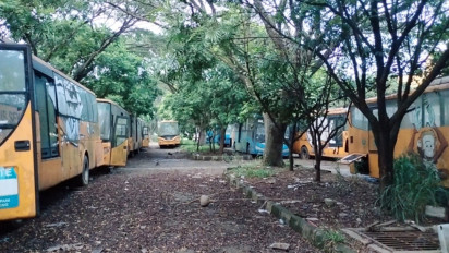 "Angker" Kuburan Bangkai Bus Sekolah di Halaman Balai Pengujian Kendaraan Dishub Kota Bandung