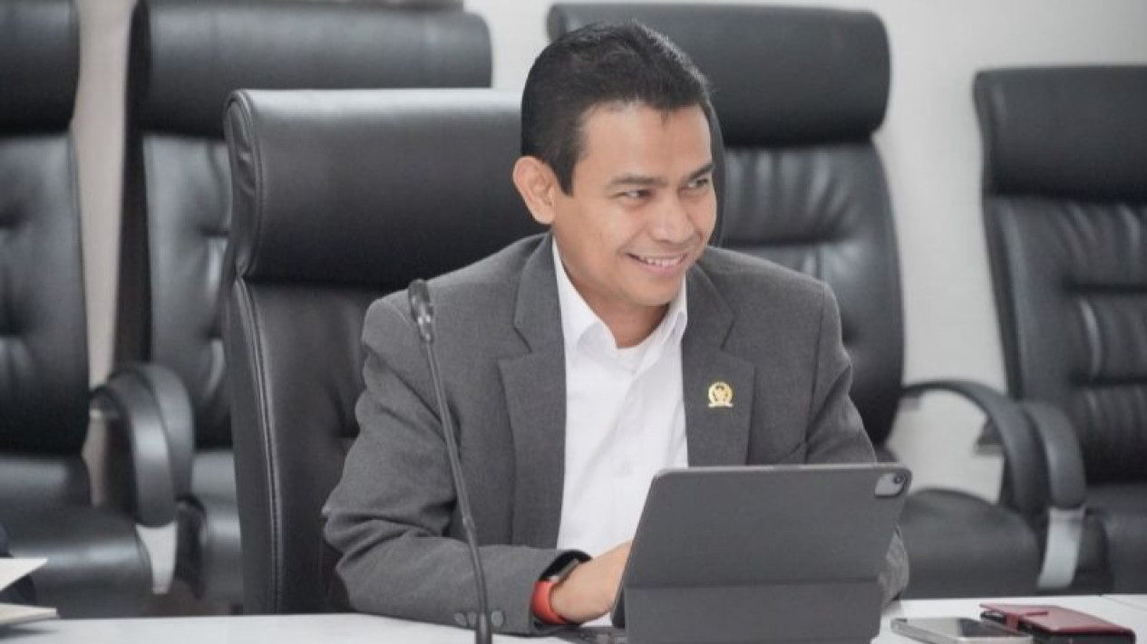 Komisi VII DPR Tegas Minta Pemda Jangan Bergantung dengan APBD
            - galeri foto