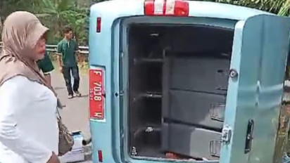 Bus Milik Pemkab Cianjur Terguling di Cikidang Sukabumi, Belasan Orang Dilarikan ke Rumah Sakit