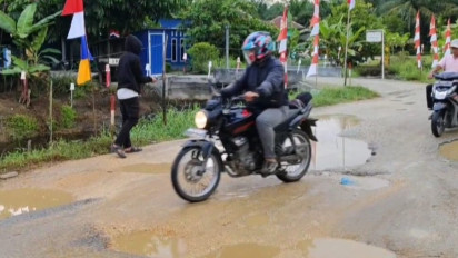 Warga Siak Kesal, Janji Kampanye DPRD Terpilih 2024 Perbaiki Jalan Rusak Parah Belum Terealisasi