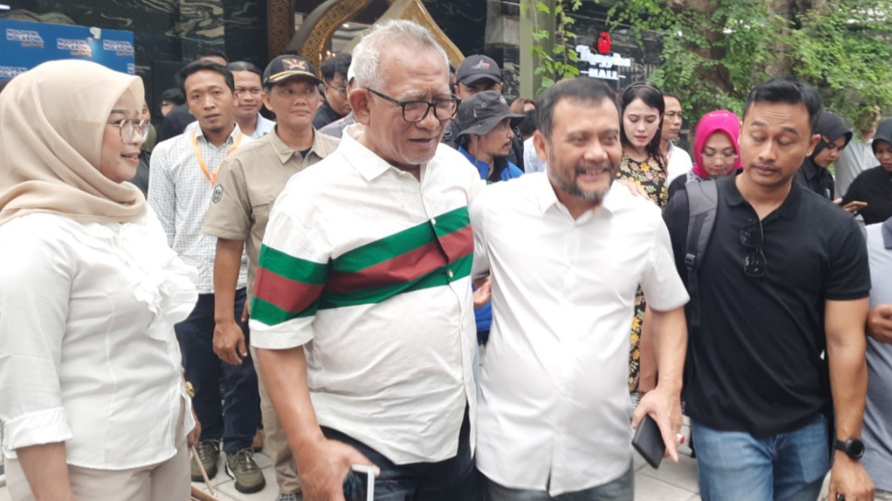 Cagub Jateng Terpilih Ahmad Luthfi Sebut Tak Masalah Jadwal Pelantikan Ditunda
            - galeri foto