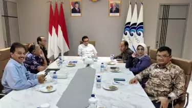 Paguyuban Alumni Ilmu Komunikasi UGM (Publikom Gama) diterima oleh Wakil Menteri Komdigi Nezar Patria di kantornya di Jakarta Pusat, Senin (3/2/2025).