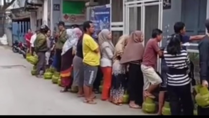 Potret Kelangkan Gas Melon di Bandung Hingga Antrean Panjang di Pangkalan, Ini Kata Pertamina Patra Niaga 