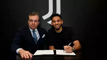 Lloyd Kelly resmi gabung Juventus