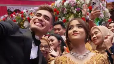 Aisar Khaled dan Fuji di nikahan Frans Faisal