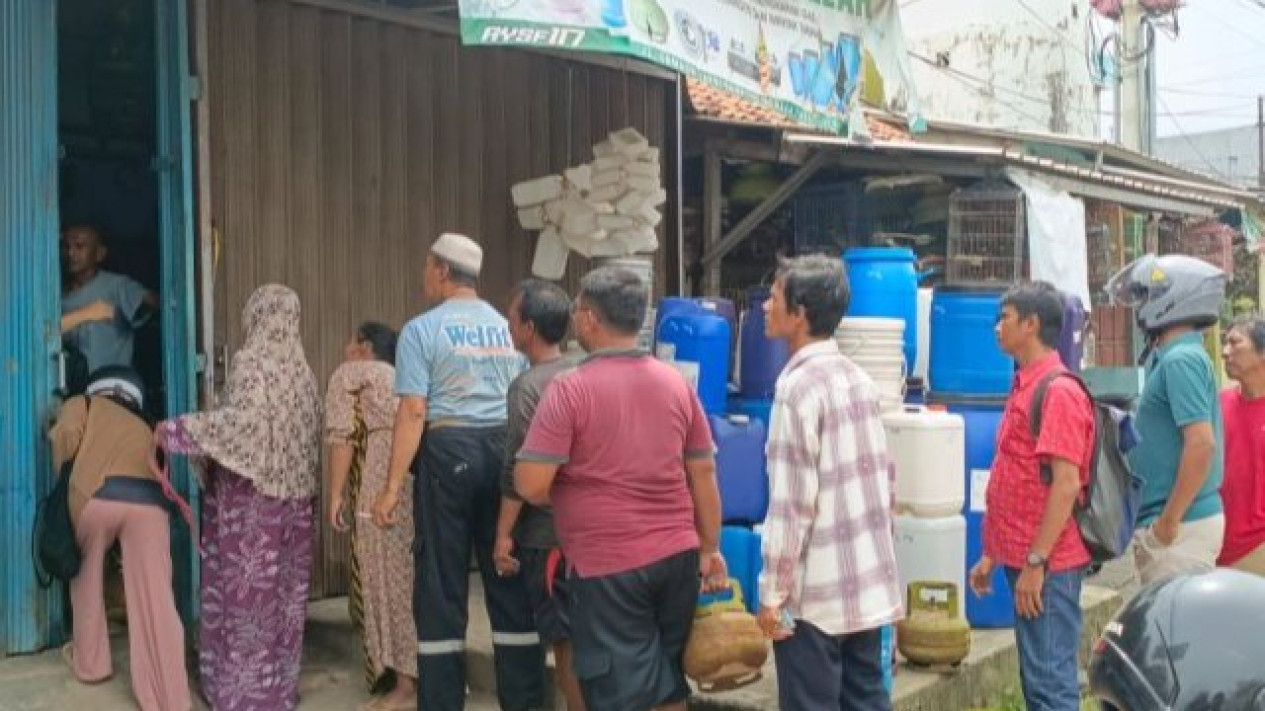 Pemerintah Bolehkan Lagi Pengecer Jualan LPG 3 Kg Setelah Ada Korban Meninggal Dunia
            - galeri foto