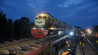 Akhirnya Jalur Rel Kereta Api di Grobogan yang Sebelumnya Diterjang Banjir Mulai Dibuka Bertahap