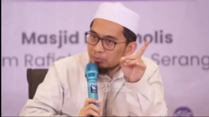 Ternyata Salaman Usai Shalat Bukanlah Utama, Ustaz Adi Hidayat Sebut Sebaiknya Lakukan Ini Dahulu....