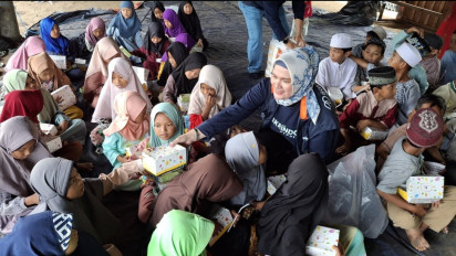 Askrindo Beri Edukasi Pencegahan Kekerasan Seksual dan Salurkan Bantuan Gizi untuk Anak-anak di Kampung Nelayan