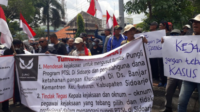 Demo Warga Banjarkemantren Desak Kejari Sidoarjo Usut Kasus Pungli PTSL dan Penyalahgunaan Dana Ketahanan Pangan